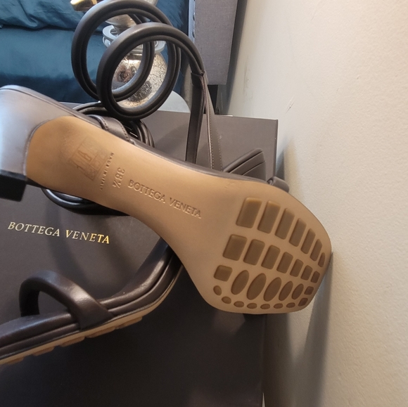 Shoe - Picture 5 of 6